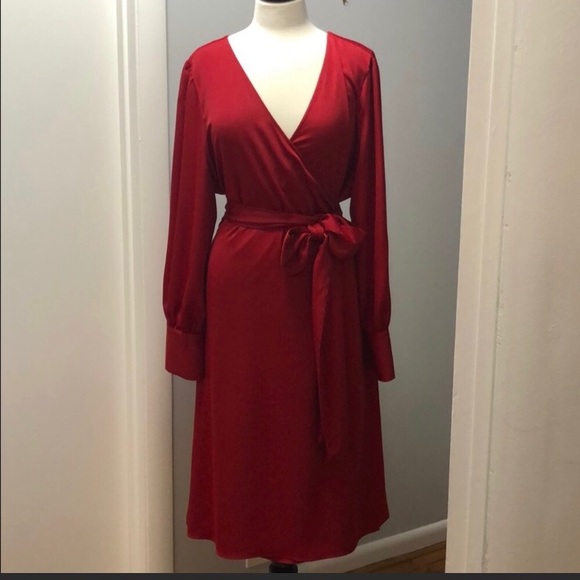 Halogen Dresses & Skirts - HP 💕 EUC Halogen Long Sleeve Wrap Dress